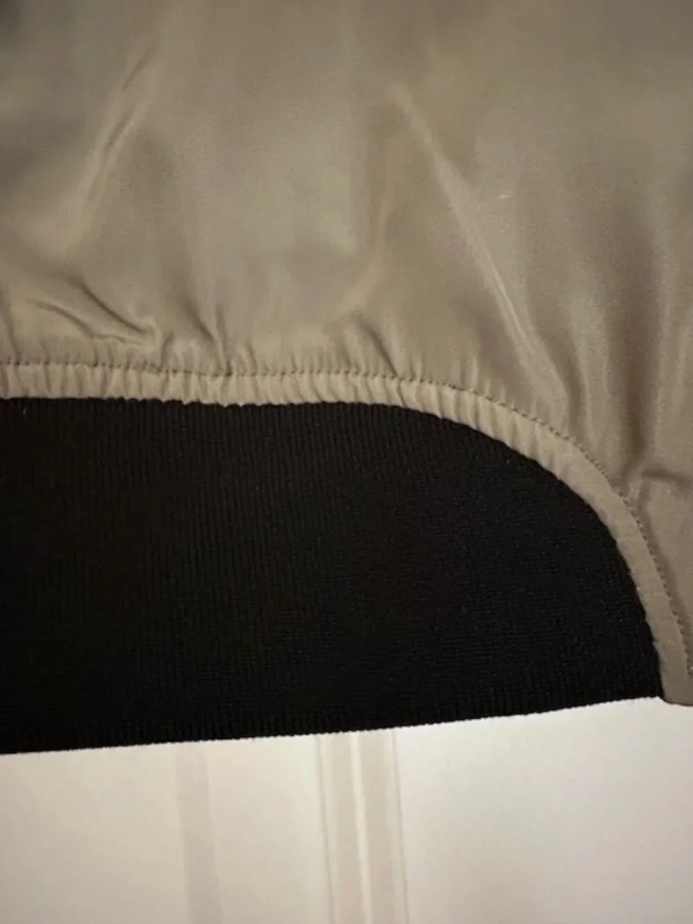 Kensie Classic Bomber Jacket in Army Green with Black Trim - size large - Picture 8 of 8